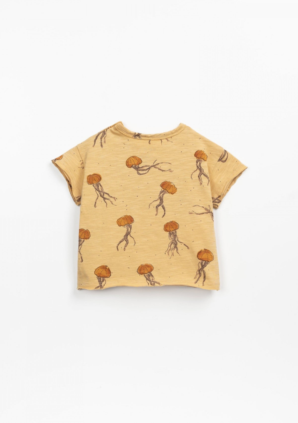 T-shirt com abertura no ombro | Textile Art - PLAYUP
