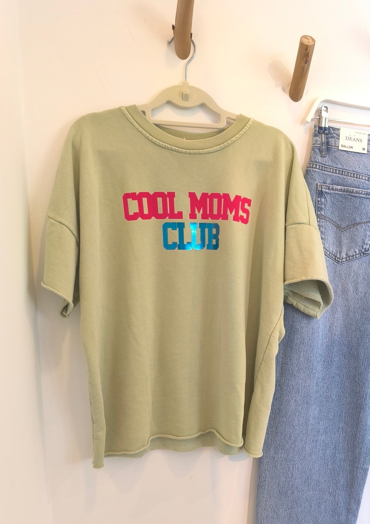 SHORT SLEEVE COOL MOMS SWEATSHIRT - SAYBOHO