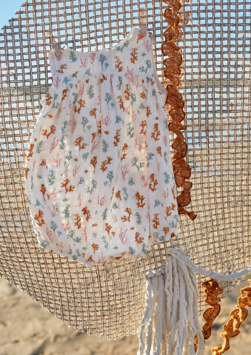 Jumpsuit with pleats on the chest | Textile Art - PLAYUP