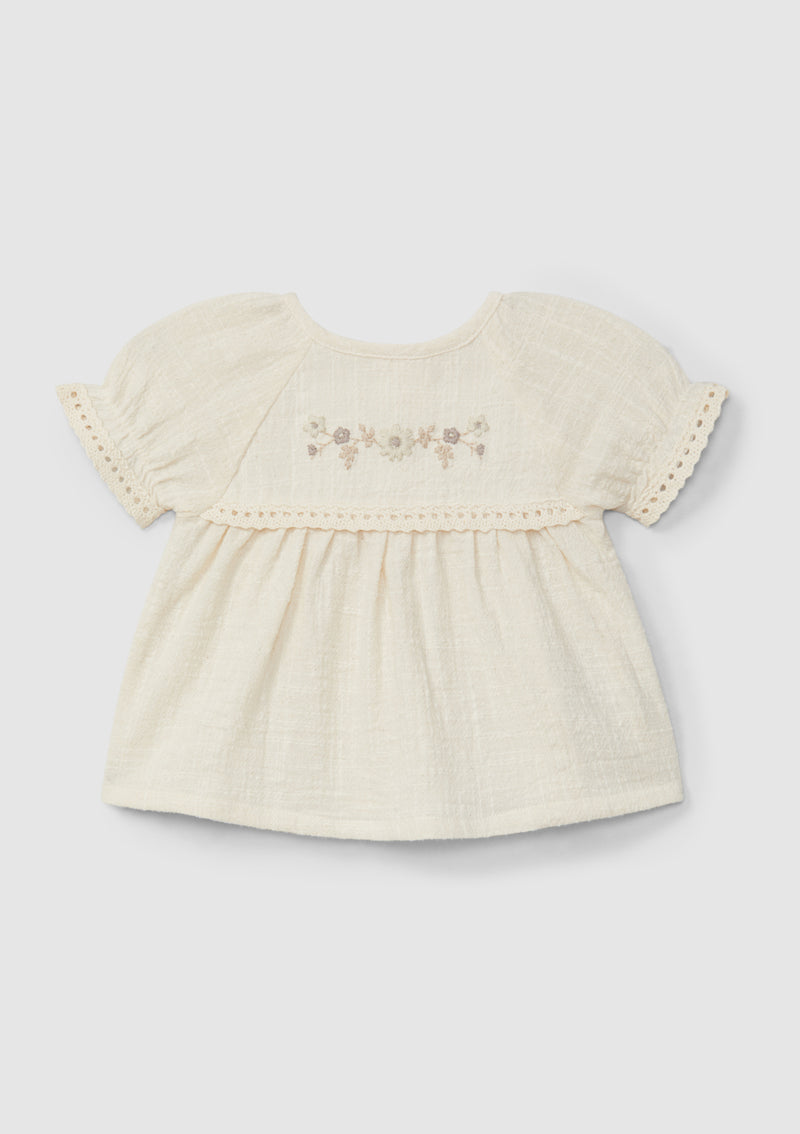 Blouse and shorts set with embroidery and lace details - SNUG